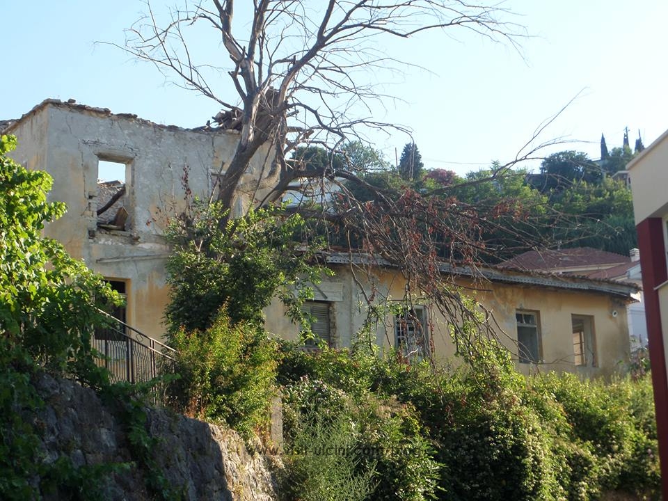 “Pašina kuća”, u ruševinama u samom srcu grada Ulcinja