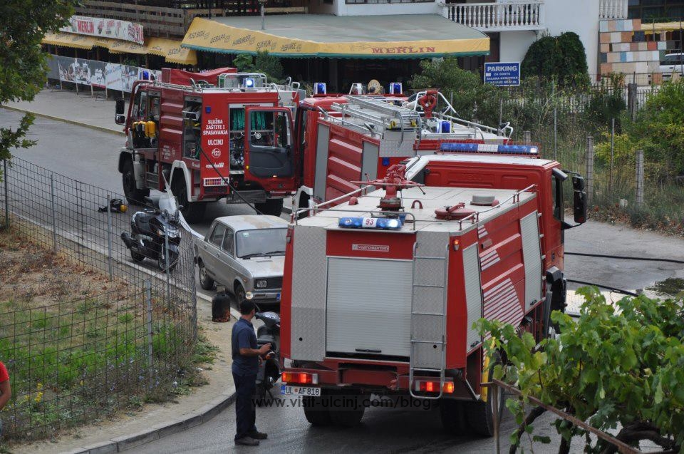 U helmuan gjat intervenimit dy zjarrfikës të Ulqinit