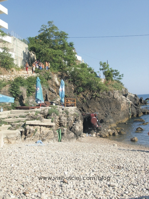 Ulcinj: Sletio autom među kupače