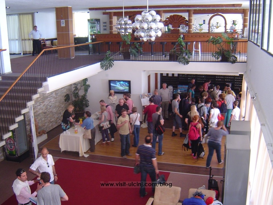 Mbushet me turistë Hotel Mediterani