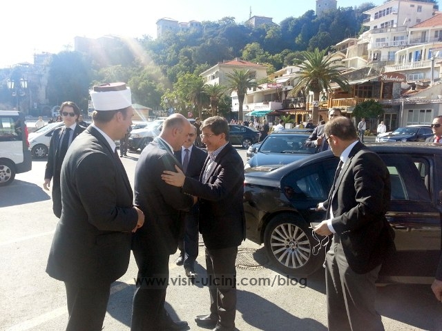 Ahmet Davutoglu viziton Ulqinin + Foto