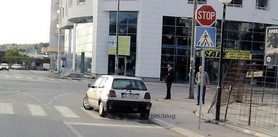 Komunalni policajac parkirao na pješačkom prelazu u Ulcinju