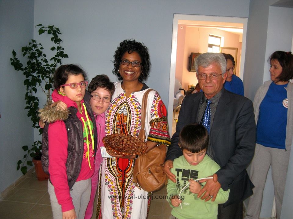 Paula D Royster vizitoi Qendrën Ditore për fëmijë “Sirena” Ulqin + Foto