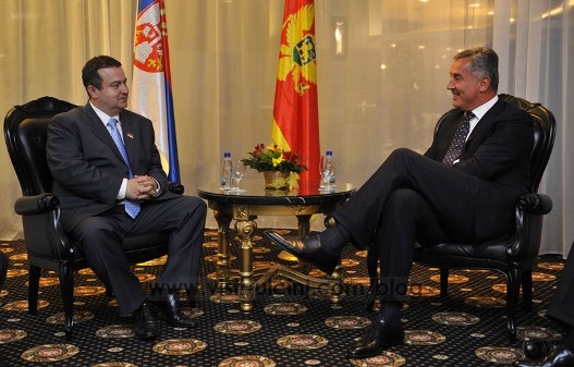Mikro dhe Makro politika aktuale malazeze pas vizitës së kryeministrit në serbi