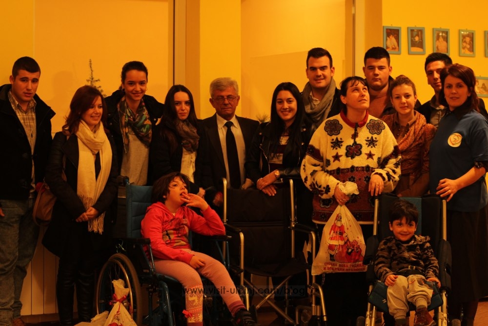 Forca Rinore i dhuroj një buzëqeshje fëmijëve të qendrës Sirena