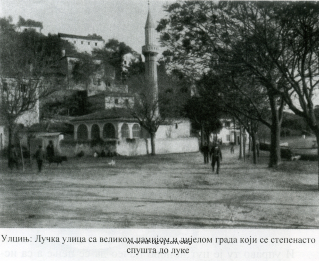 Pisha tek-Xhamia-e-detareve-Ulqin