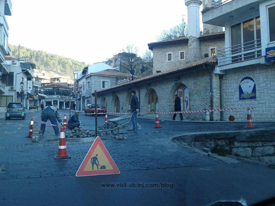 Sanimi i gropave të kalldrëmit në Rrugen, Hafiz Ali Ulqinaku