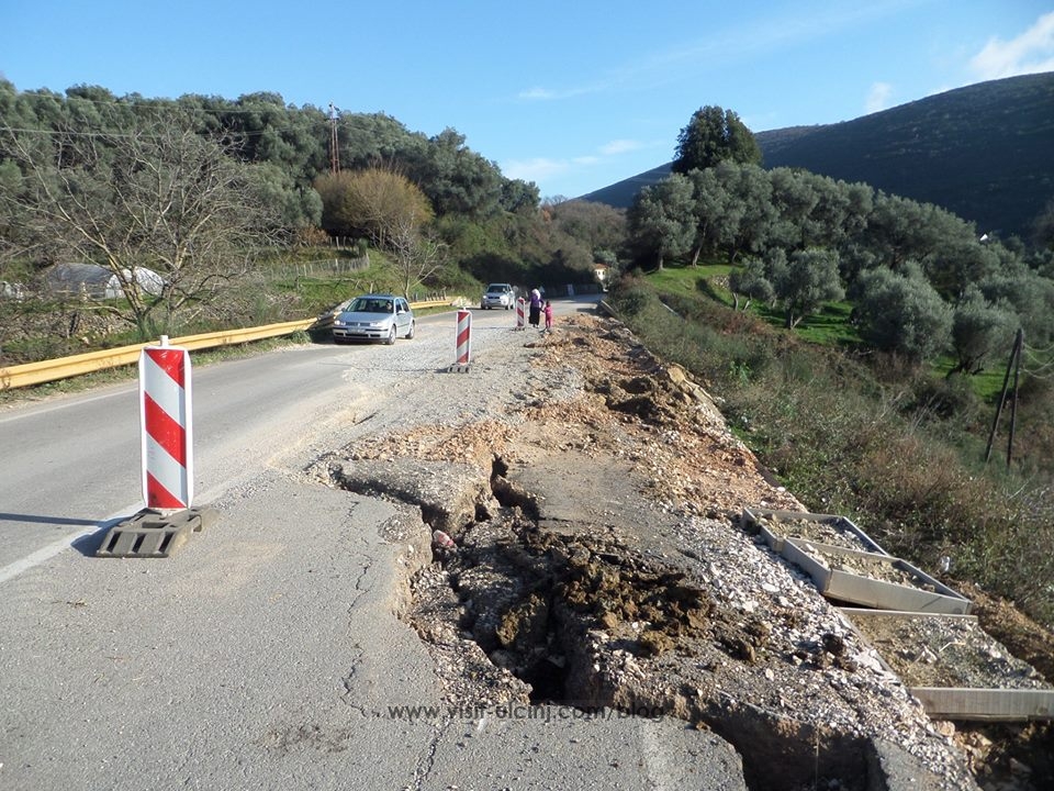 Opasno klizište prijeti Magistralni put Bar – Ulcinj u Kruče – Video