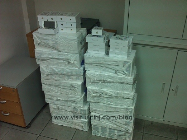U graničnom prelazu Sukobin oduzeli 350 mobilnih telefona iPhone 5s