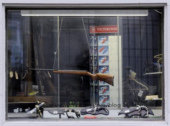 Malazezëve e Kroatëve u lejohet blerja e armëve në Zvicër, shqiptarëve e serbëve jo