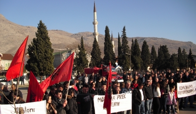 Protesta paqësore në Tuz me 6 prill