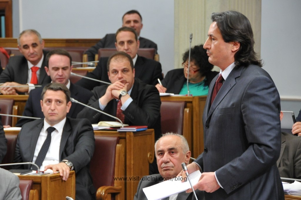Nimanbegu:  Vërtetohet aksioni afirmativ për popujt pakicë – Polemike