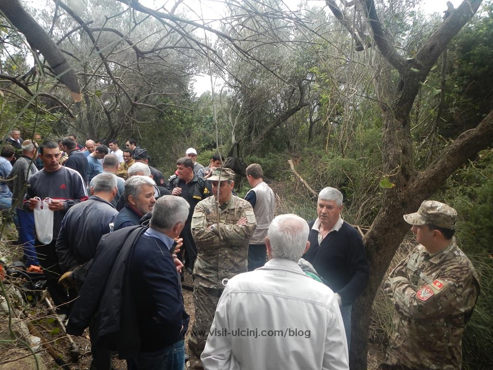 Ushtria në aksion për pastrimin e Valdanosit + Foto
