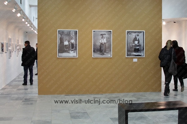 Në Prishtinë fotografitë e Marubëve mahnitin vizitorët – Video