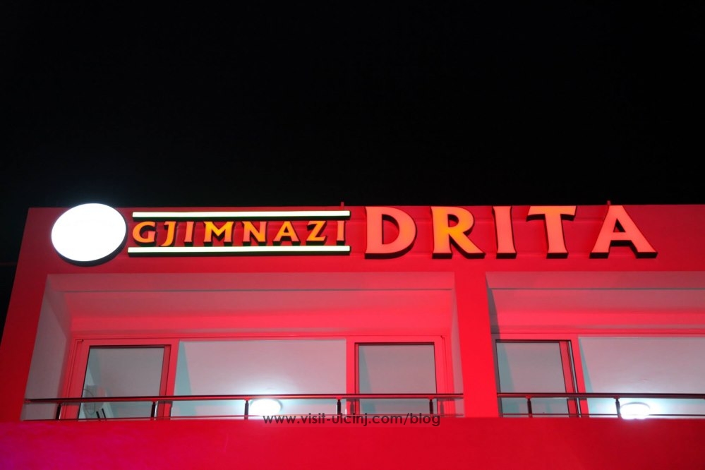 Gjimnazi privat “ Drita”  festoi tetëvjetorin e themelimit – Video
