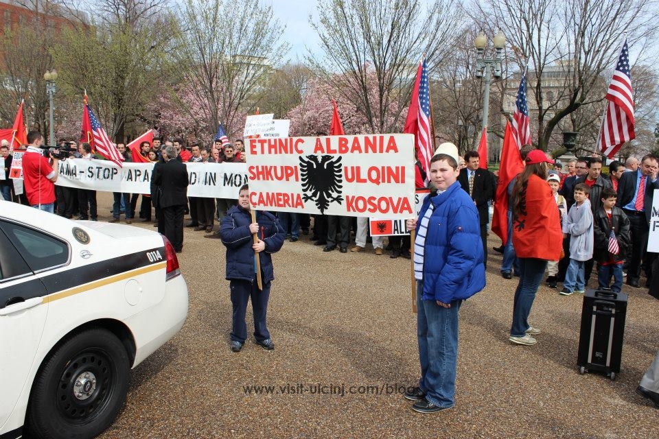 Albanci protestuju u Vašingtonu