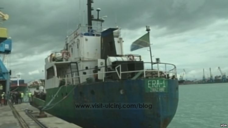 Durrës, bllokohet anija me 47 ton cigare për në Mal të zi