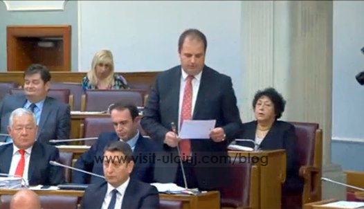 Në Kuvendin e Malit të Zi, Nimanbegu pyet Gjukanoviqin per Kriporen – Video