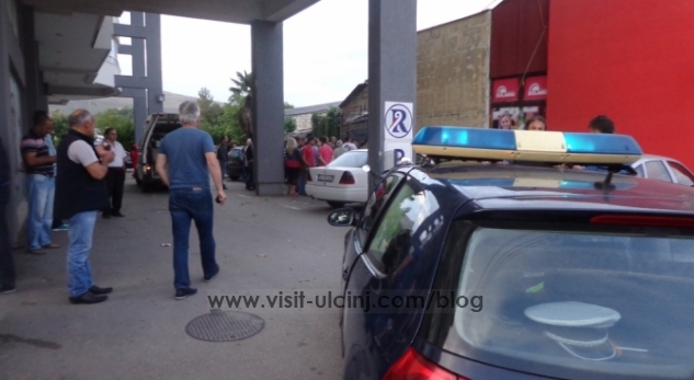 Vrasja prapa dyerve të mbyllura në marketin Solaris Ulqin – Video