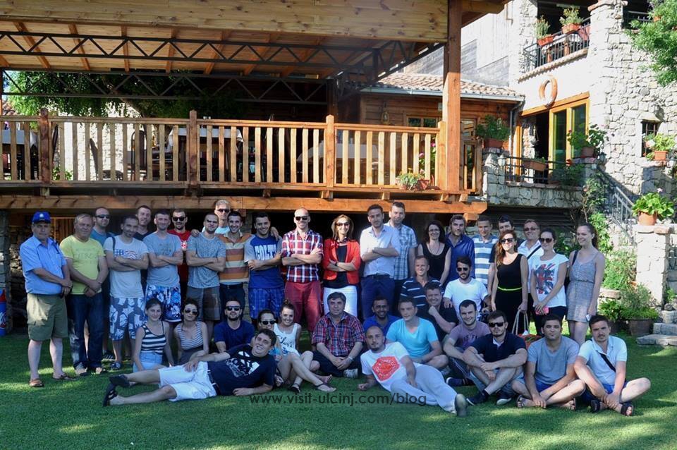 Zana-Sarvan-me-Gazetar-nga-Kosova