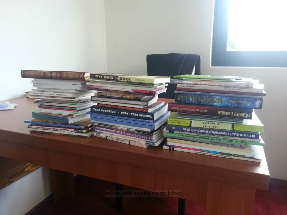 Familja Kroma dhuroi 80 libra për bibliotekën e Xhamisë së Klleznës
