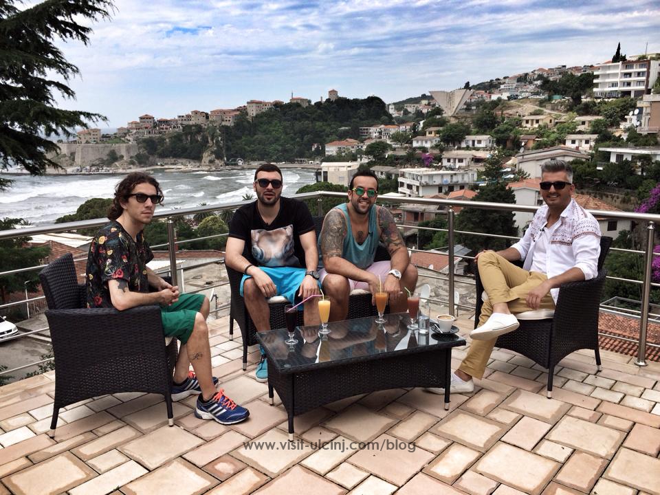 Bregdeti i Ulqinit, destinacioni i preferuar i Ledri Vules, Dj Blunt & Real One – Video