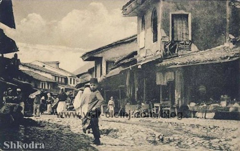 Shkodra kthehet në ekspozitë me fotot e Marubit