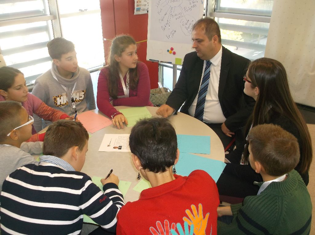 Nimanbegu i përgjigjet Ibroçit për problemet e arsimit shqip në Malin e Zi!