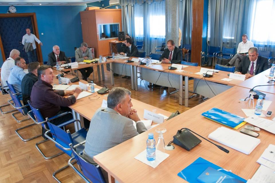Fillon shqyrtimi mbi privatizimin e hotelit “Otrant” Ulqin + Foto