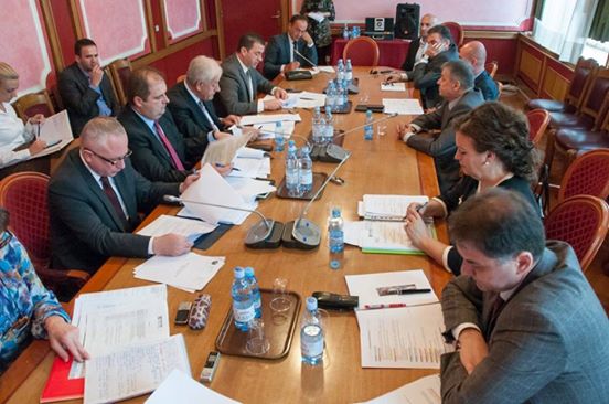 Deputetet ne mrojtje te ullishtes se Valdanosit