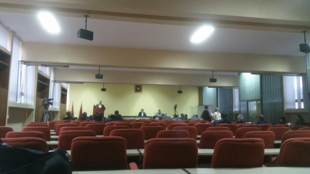 Opština Ulcinj od 1,2 miliona zaposlenima samo po dvije plate – Video