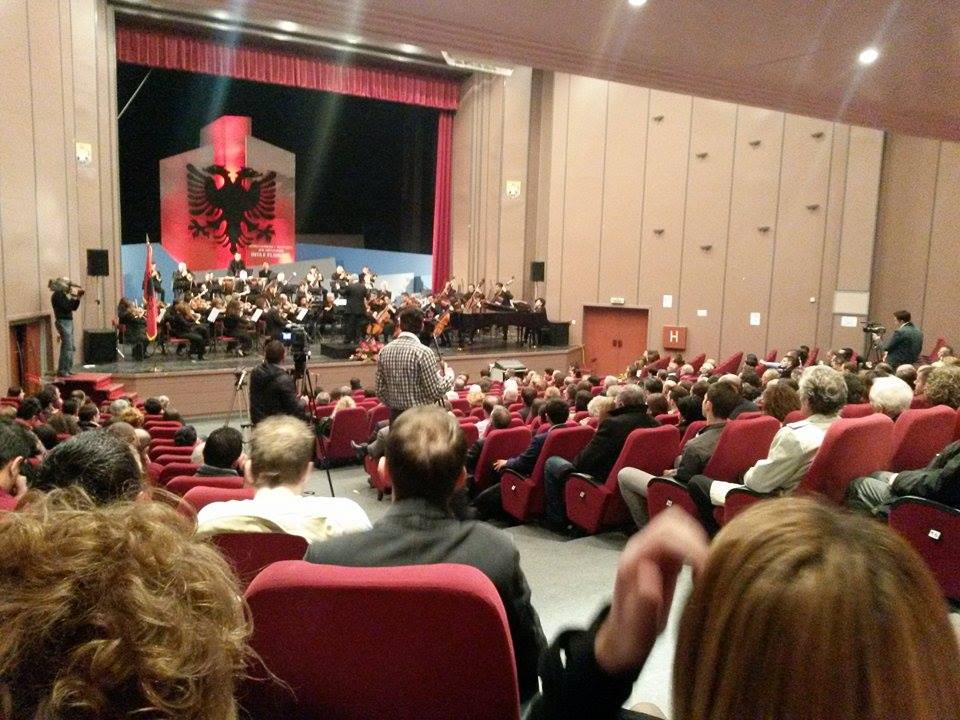 Shqiptaret ne Ulqin, kremtuan 28 Nentorin – Diten e flamurit!!!