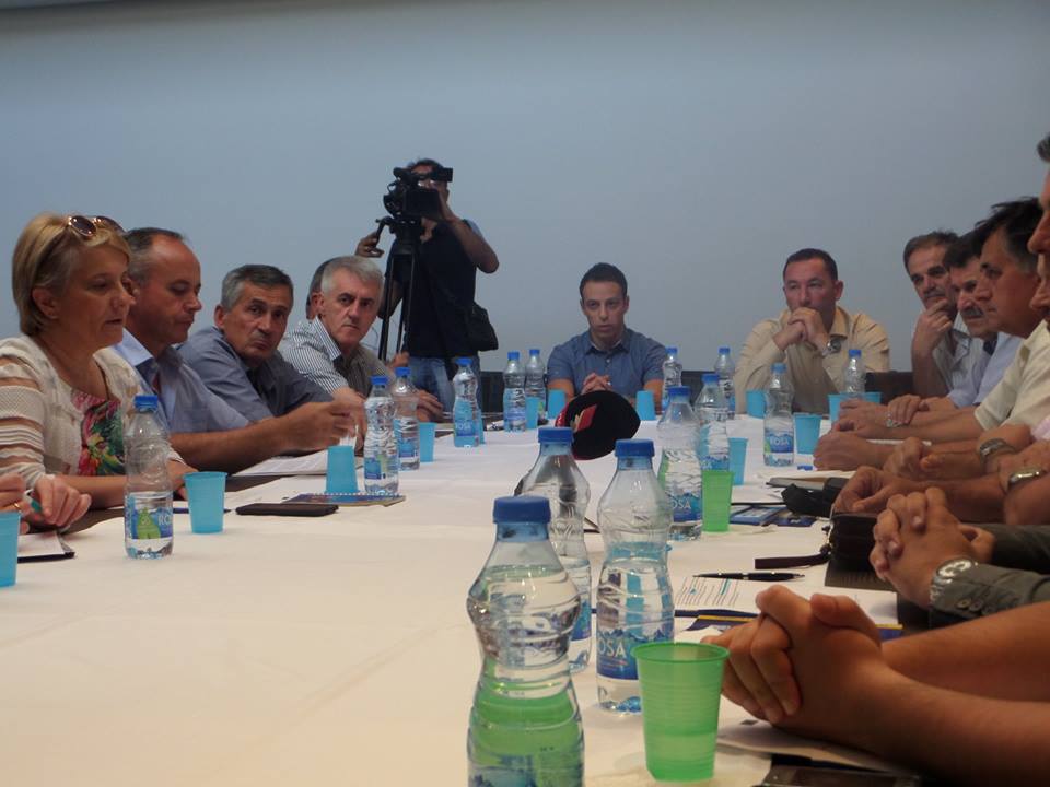 Omer Bajraktari: Që në Ulqin të Formohet Parking Shërbimi me pagesë