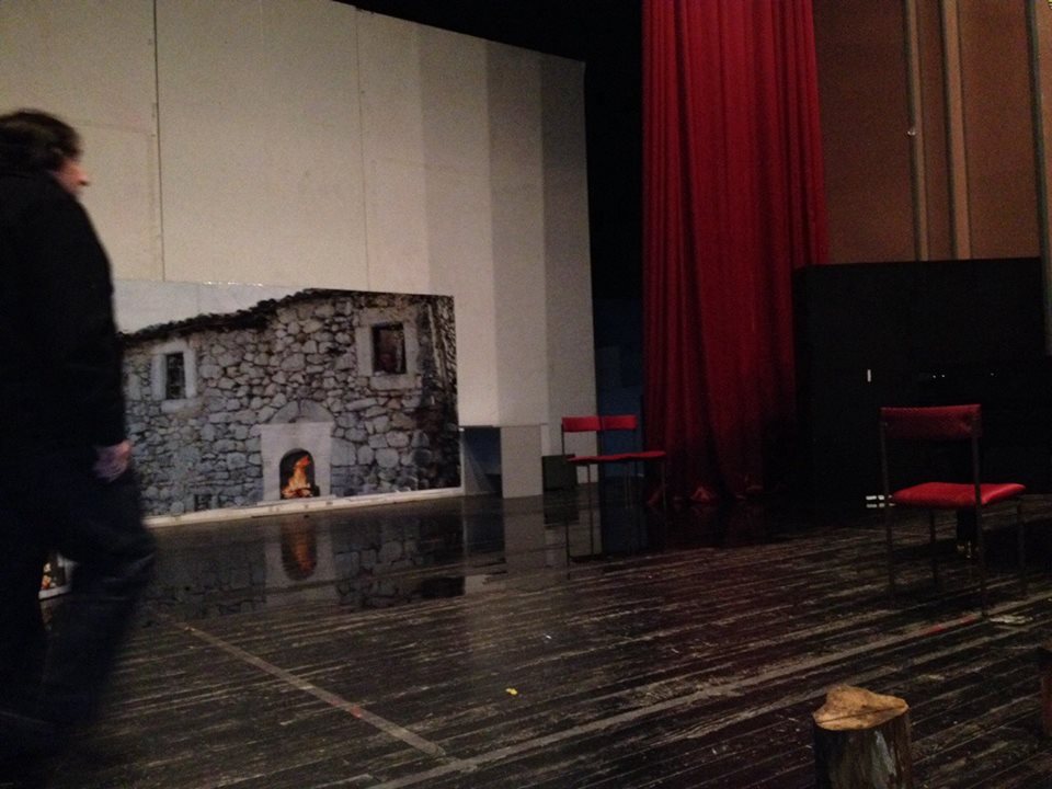 Skandal: Pikon çatia e Qendres për kulturë në Ulqin + Video – Foto