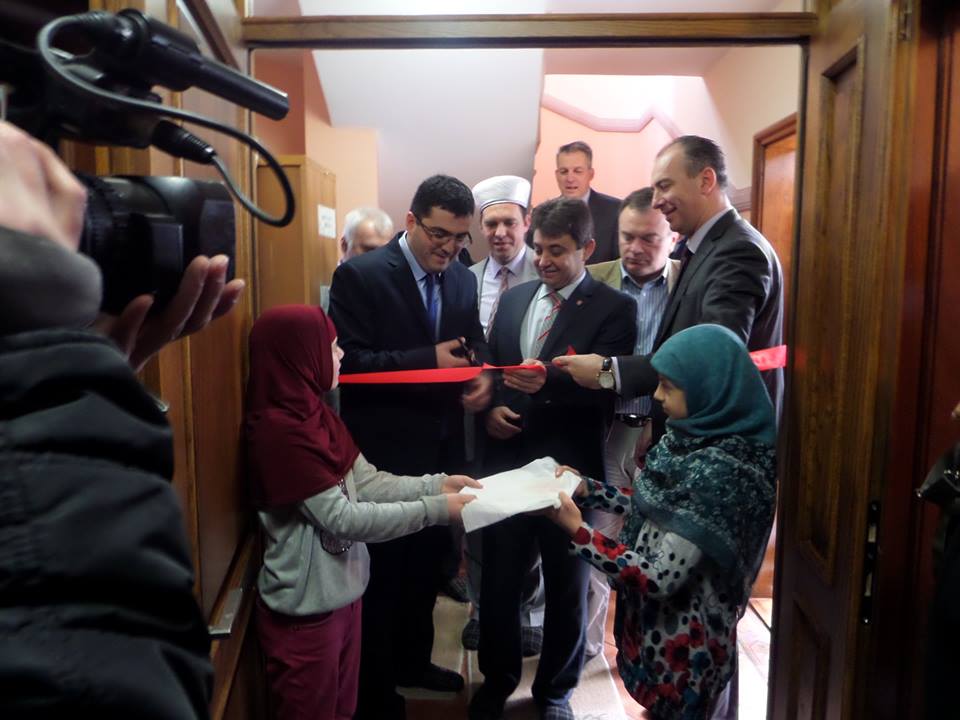 Tika përfundon rikonstruktimin e hapsirave te Bashkësisë Islame të Ulqinit – Video