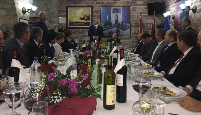 Frontit demokratik akuzon Abazoviqin për darkën në Kala me Thaçin