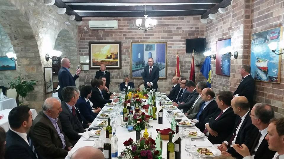 Hashim Thaçit në Ulqin do ti shtrohet edhe një darkë – Video