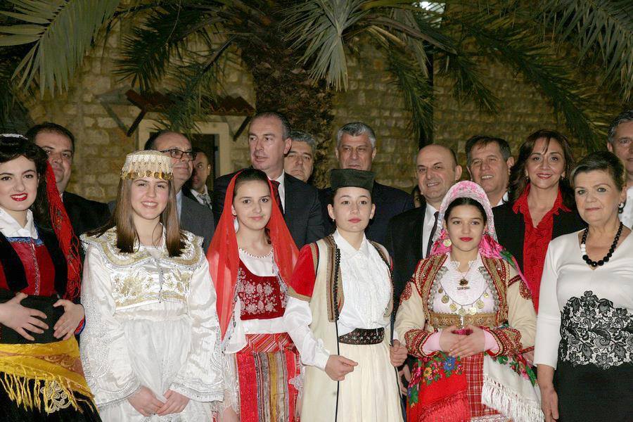 Thaçi është ndjerë i respektuar nga pritja e ulqinakëve + Foto – Video
