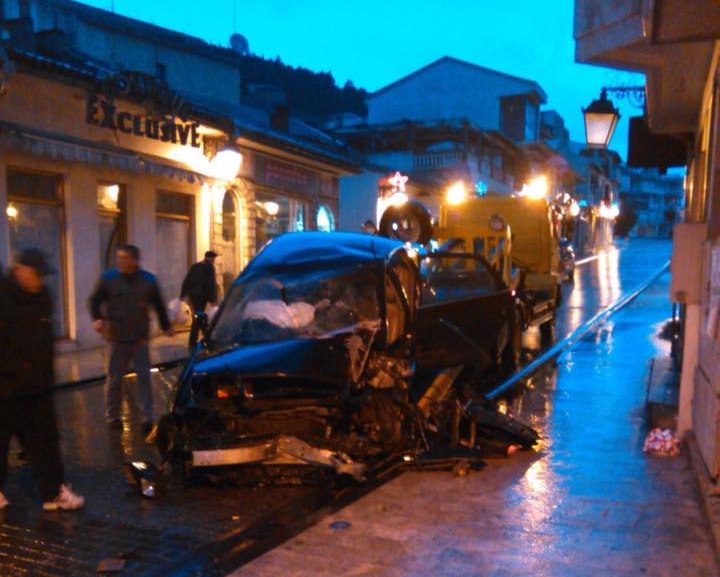 Aksident në Ulqin, makina përfundon në dyqan Bazar
