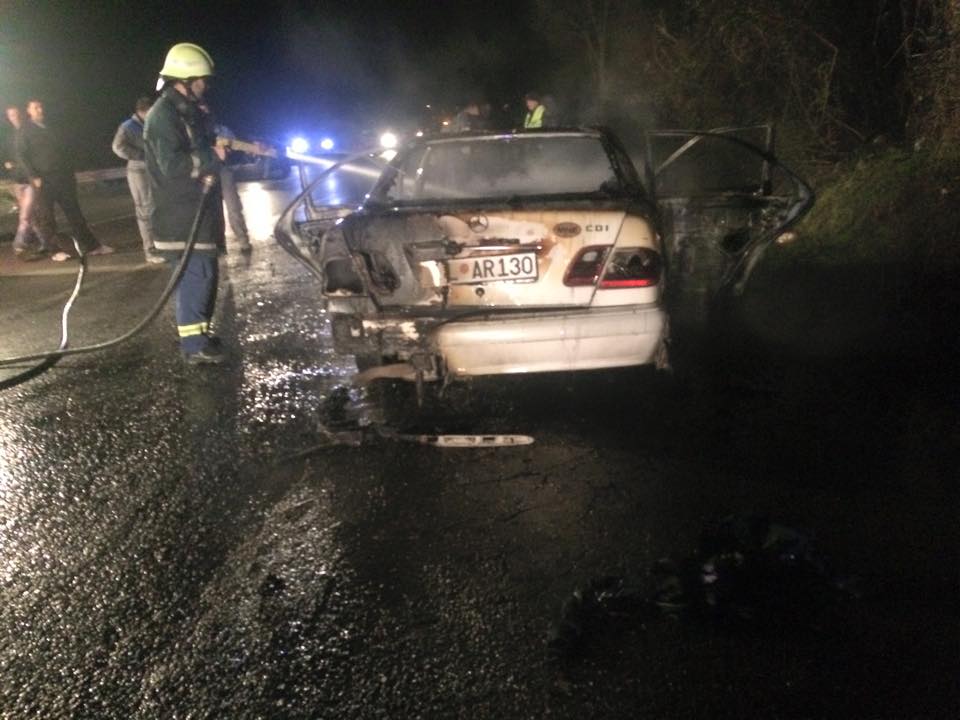 Digjet një automjet në Krythë të Ulqinit + Foto
