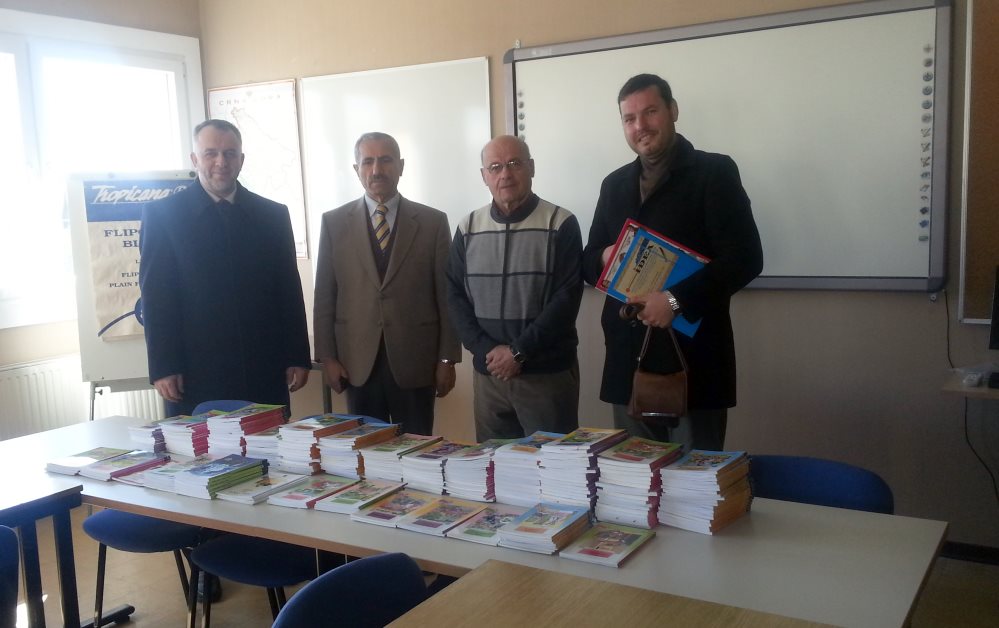 Instituti IDEA: Donacion librash për shkollën fillore “Marshall Tito” në Ulqin