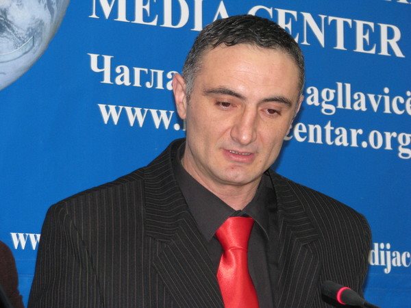 REAGOVANJE NA POZIV LIDERA DEMOKRATSKE UNIJE ALBANACA U CRNOJ GORI MEHMEDA ZENKE, DA: “ALBANCI PREKINU RAZGOVOR SA VLADOM DOK ONA NE ISPUNI OBEĆANJA”