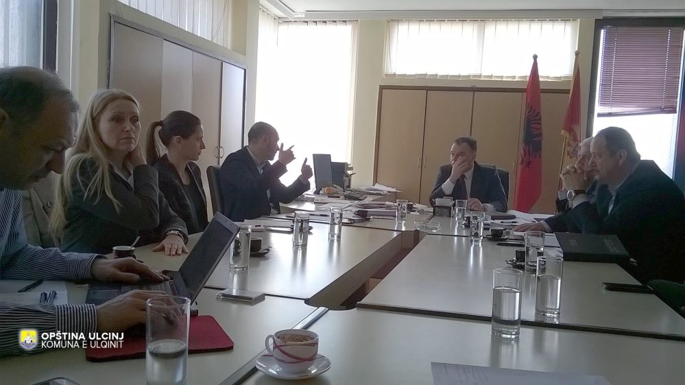 Banka Evropiane do investojë 5 500 000,00 euro dhe do fillojë punimet  për ndërtimin e sistemit të kanalizimeve për lagjet: Bratica, Totosh, Kodra , Mali i Bardhë dhe Fushë të Ulqinit – Video