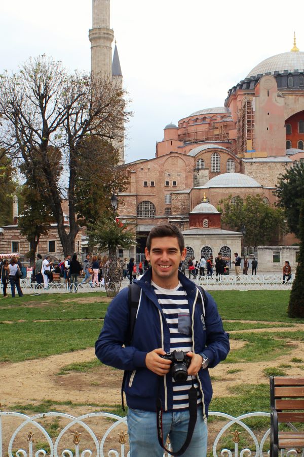 Jetlir Kovaçi shoqërues dhe ciceron në Stamboll