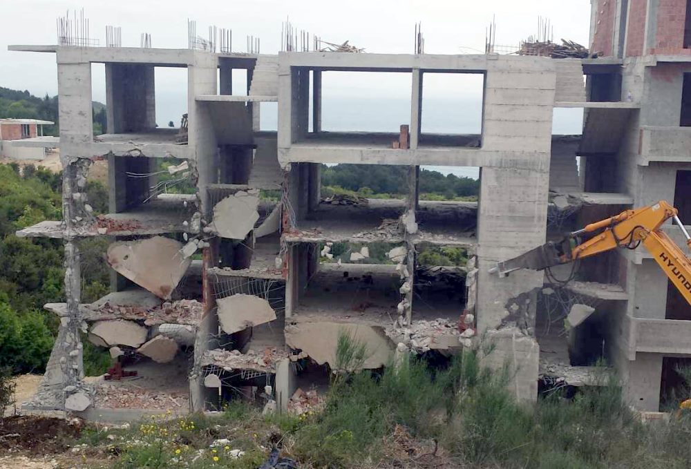 Hajdar Cufajt i shembet objekti 5-katësh në Pinjesh të Ulqinit
