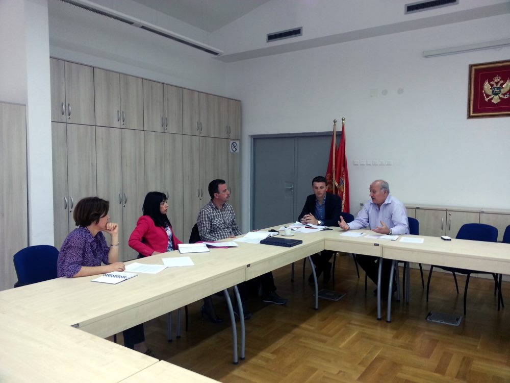 Mbahet takimi i parë i grupit punues, për zgjidhjen e problemeve të arsimit shqip