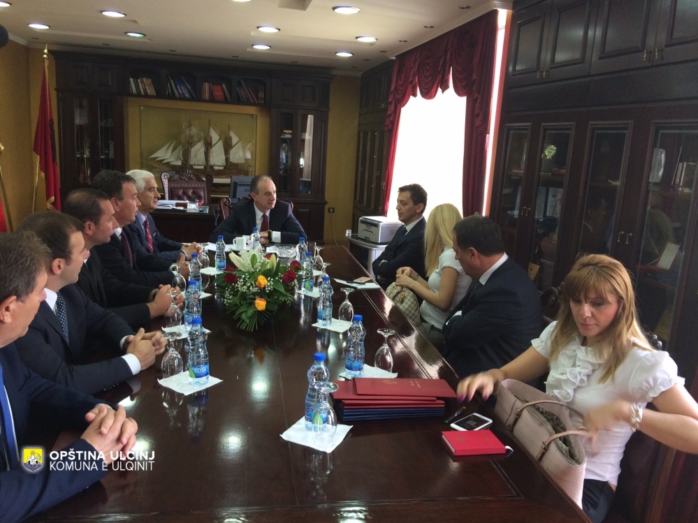 Ulqin:  Nënshkruhet Memorandumi për ndërtimin dhe paisjen e objektit shkollorë në Sukobinë –IP SHF,, Bedri Elezaga ,,