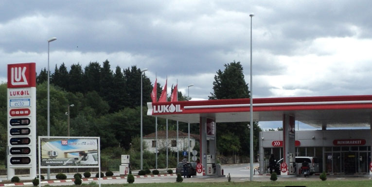 Në Mal të Zi rritet çmimi i benzinës për dy centë
