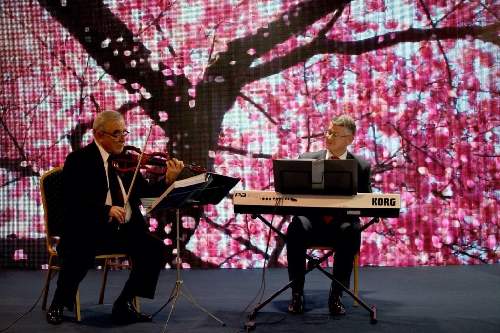 Shijoni muzikën tuaj në qualitet të lartë në Hotel Mediteran