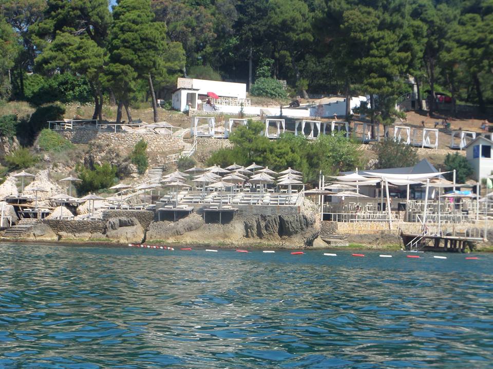 Ulcinj-Hoteli puni, plaze prazne-1